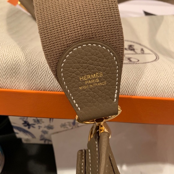 Hermès Evelyne PM etoupe with Gold hardware NEW - Picture 10 of 14